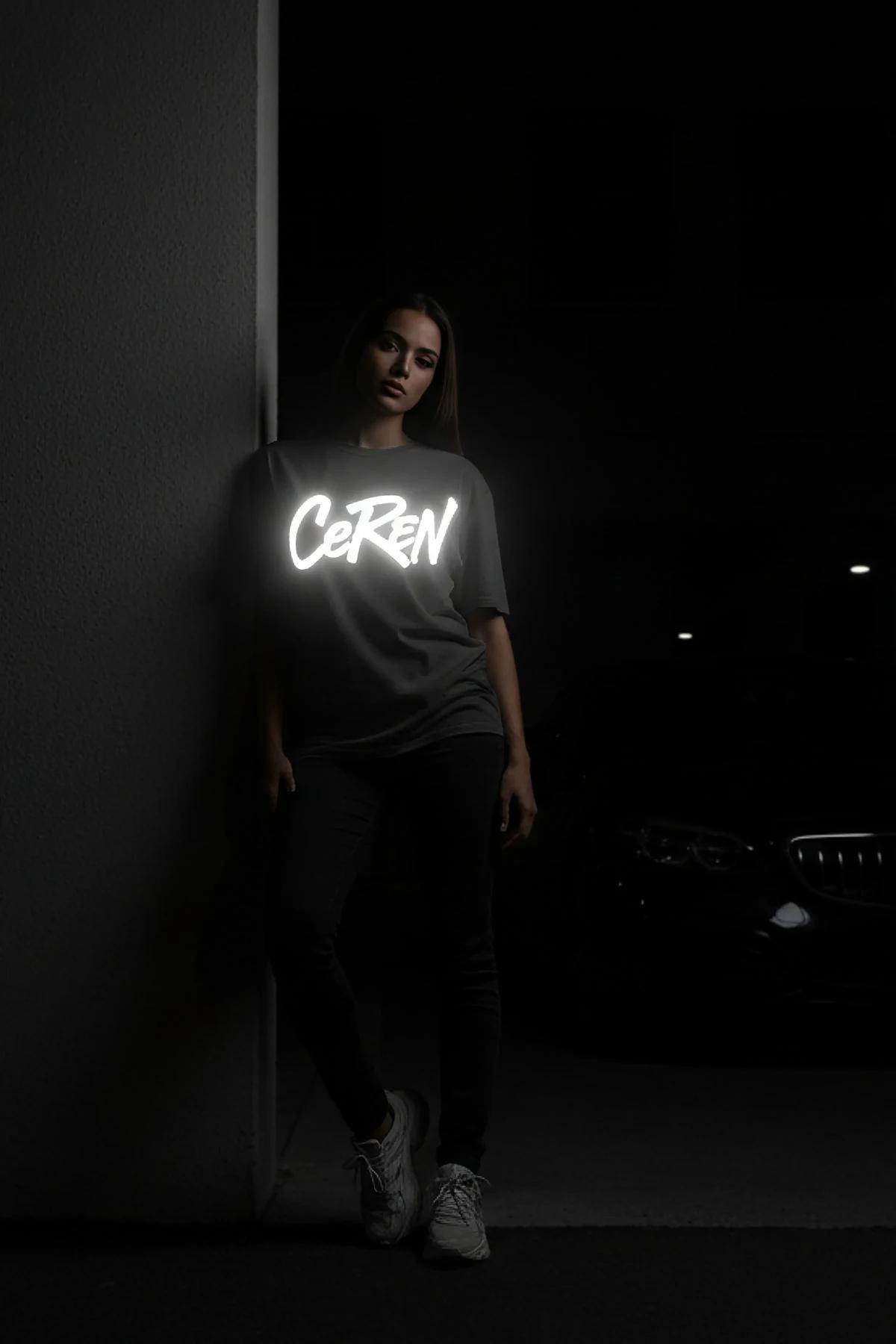 Reflektörlü Baskılı Gri Oversize Kadın T-Shirt CeREN Logolu