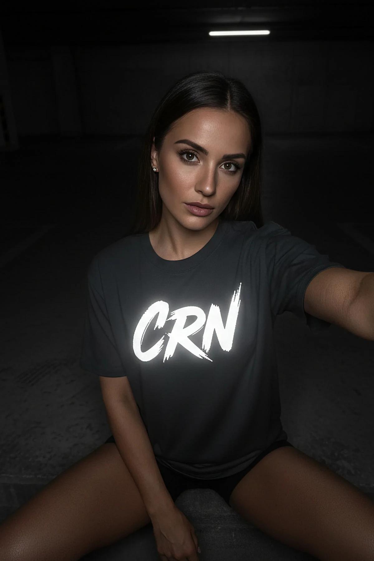 Koyu Yeşil Reflektör Baskılı Kapüşonlu Sweatshirt CRN 58 Yazılı