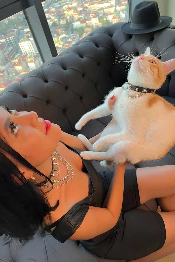 Çivi ve Zincir Detaylı Şık Anne - Kedi Choker Set - APFT1042