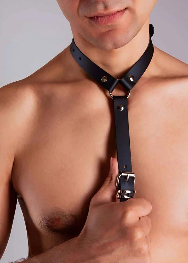 Siyah Suni Deri Body Harness O-Ring Detaylı