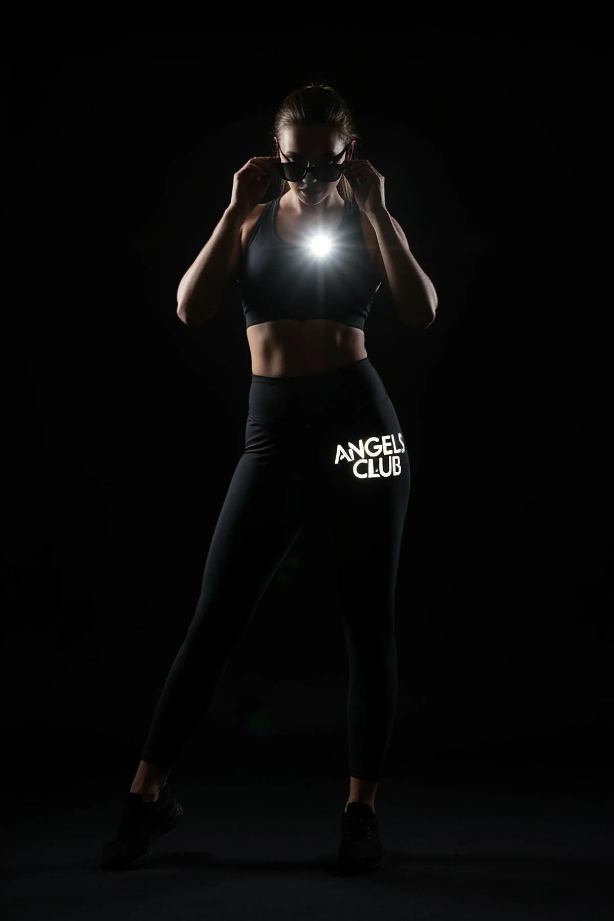 ANGELS CLUB reflektörlü sol bacak baskılı siyah spor tayt model üzerinde