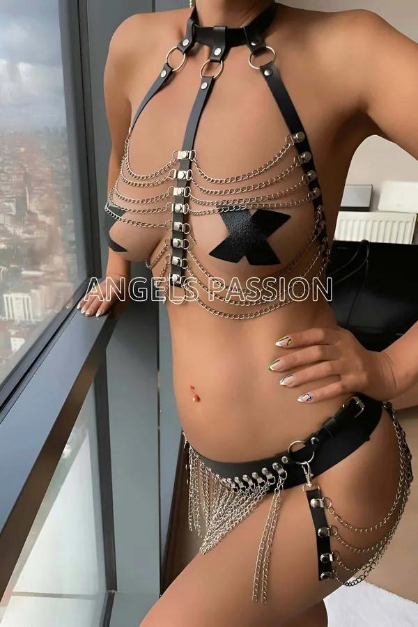 Siyah suni deri bantlı gümüş zincir bralette ve saçaklı zincir mini etek iki parçalı takım