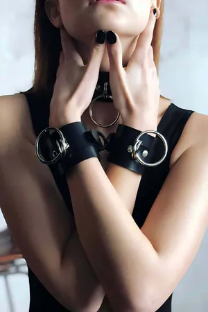 Fantezi Deri Tasma ve Bileklik Takım - APFT241