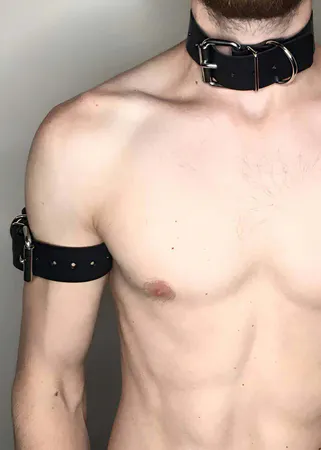 Black Faux Leather Collar & Armband Set Adjustable Silver Buckles