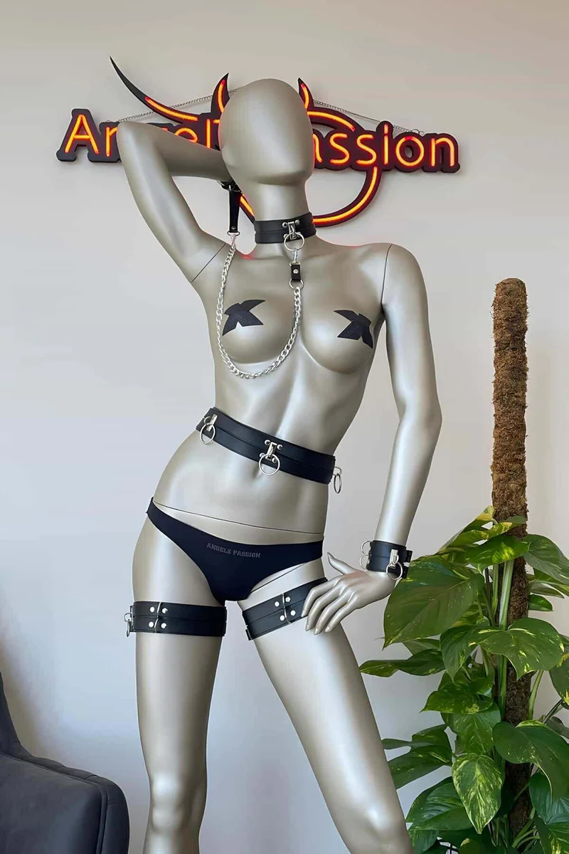 Vegan leather lingerie set, black