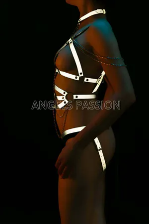 Zincir Detaylı Ağ Kısmı Açık Reflektörlü Şık Harness - APFT299