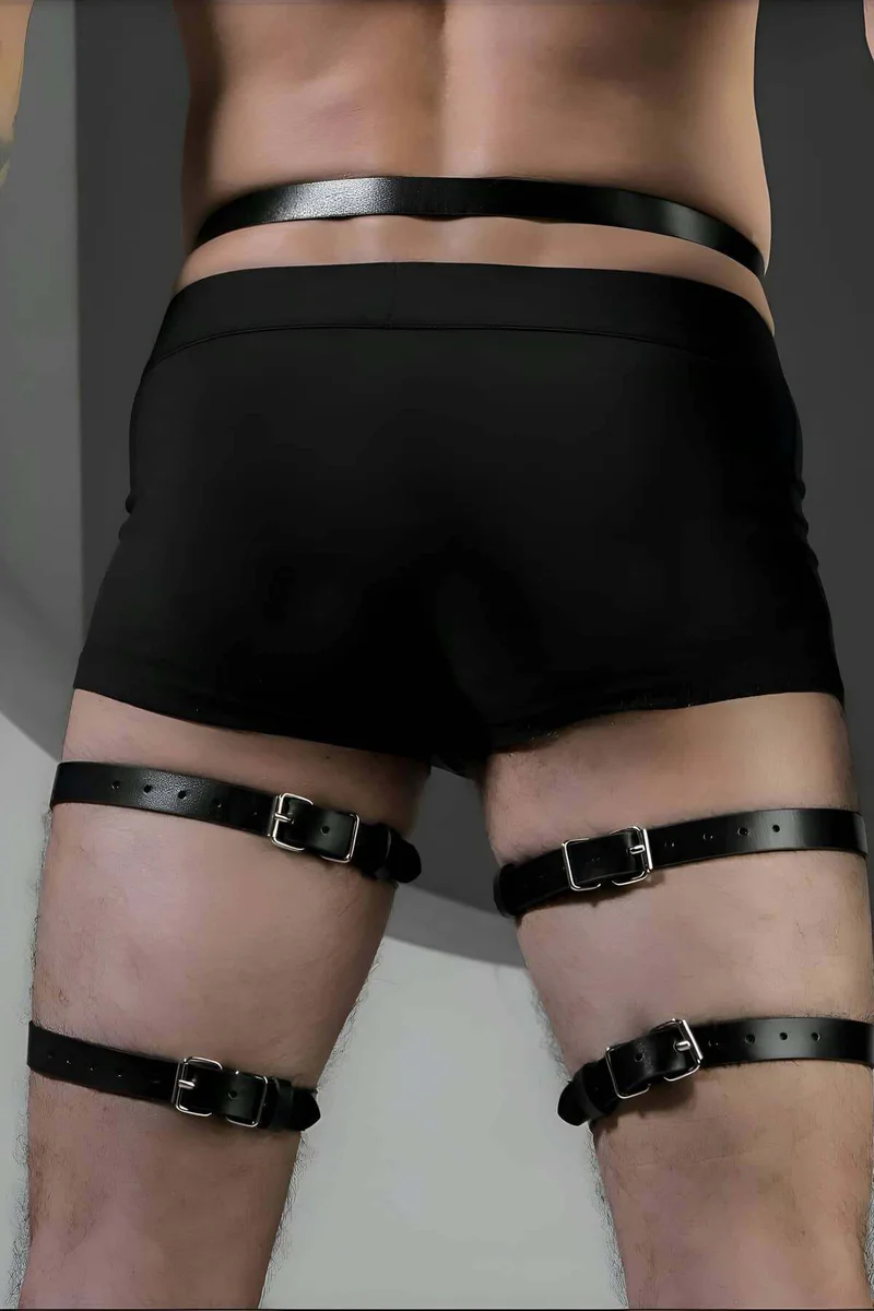 Adjustable thigh harness in black with