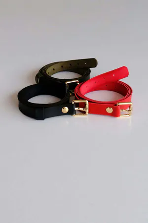 Slim Vegan Leather Belt Set Black Red Khaki Buckles