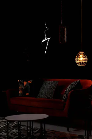 Reflektörlü Kadın Figürü Deri Duvar Tablosu