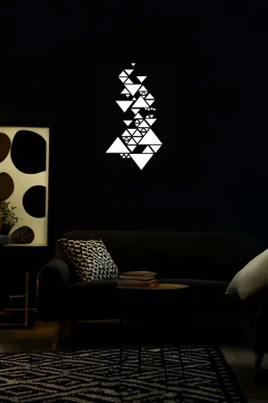 Geometrik Reflektör Detaylı Deri Duvar Dekoru