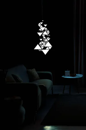 Geometrik Reflektör Detaylı Deri Duvar Dekoru