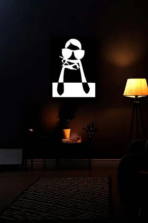 Reflektörlü Pop Art Stil Güneş Gözlüklü Kadın Figür Deri Tablo