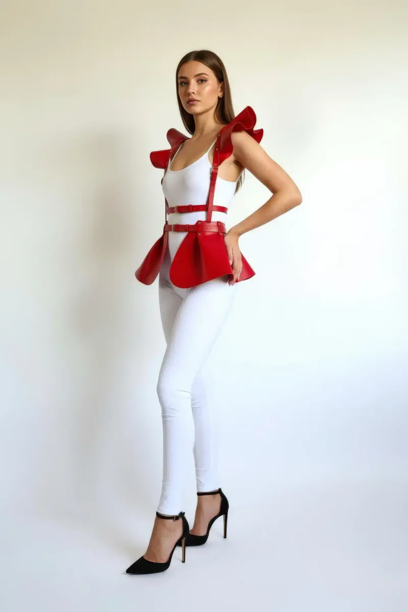 Kırmızı Faux Deri Peplum Vücut Aksesuarı Omuz ve Bel Detaylı
