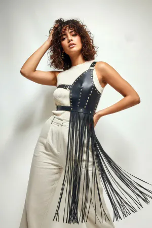 Siyah Etek Deri Zımbalı Asimetrik Püsküllü - APFT1014